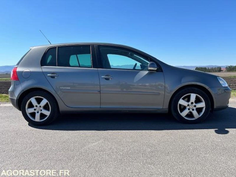 VOLKSWAGEN GOLF - 2008 / 211200 KM - Automóvel: foto 4 VOLKSWAGEN GOLF - 2008 / 211200 KM - Automóvel: foto 4