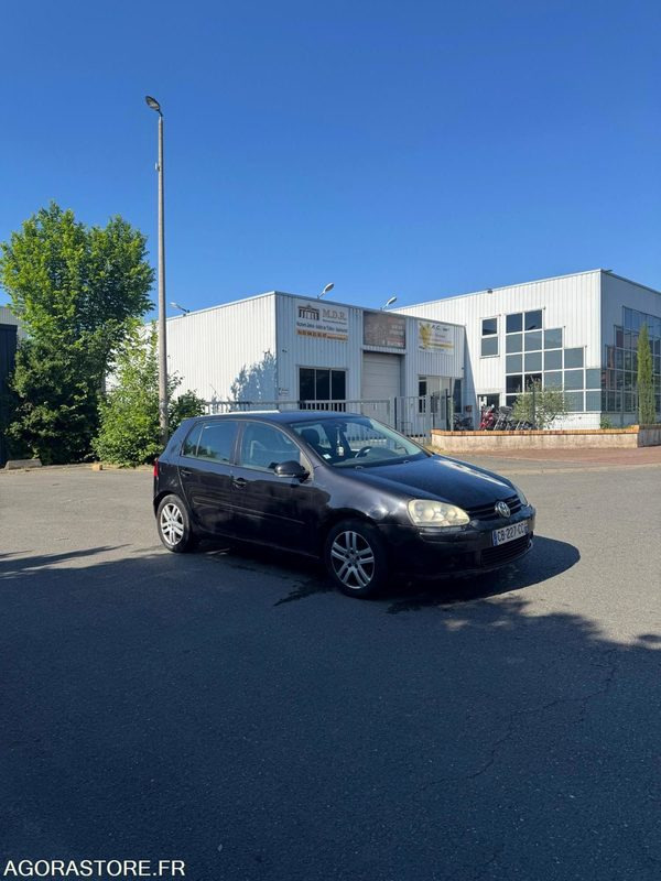 VOLKSWAGEN GOLF V 2.0 140 TDI - 210 000 KM - 2007 - Automóvel: foto 4 VOLKSWAGEN GOLF V 2.0 140 TDI - 210 000 KM - 2007 - Automóvel: foto 4