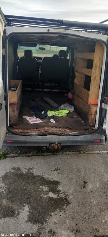 Renault Trafic - 2007 - 107060kms - 803CWL59 - Veículo comercial: foto 5 Renault Trafic - 2007 - 107060kms - 803CWL59 - Veículo comercial: foto 5