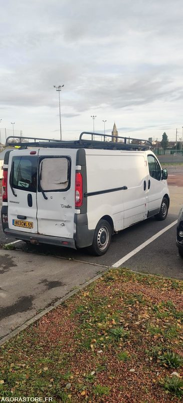 Renault Trafic - 2007 - 107060kms - 803CWL59 - Veículo comercial: foto 4 Renault Trafic - 2007 - 107060kms - 803CWL59 - Veículo comercial: foto 4