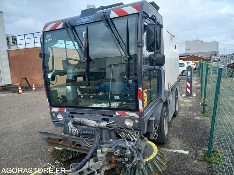 BALAYEUSE SCHMIDT CLEANGO 500-5M3-2019-N°57 - FONCTIONNELLE - VENDU DANS L'ETAT - Veículo municipal/ Especial: foto 2 BALAYEUSE SCHMIDT CLEANGO 500-5M3-2019-N°57 - FONCTIONNELLE - VENDU DANS L'ETAT - Veículo municipal/ Especial: foto 2
