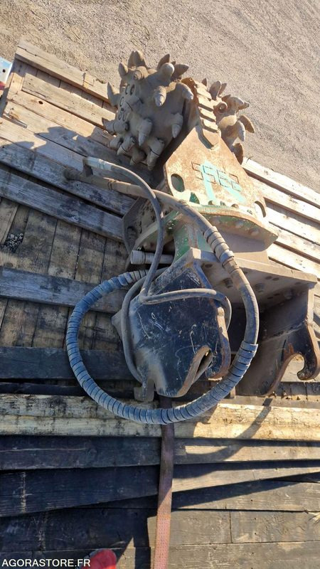 Fraise pour pelle 20t - Veículo municipal/ Especial: foto 2 Fraise pour pelle 20t - Veículo municipal/ Especial: foto 2