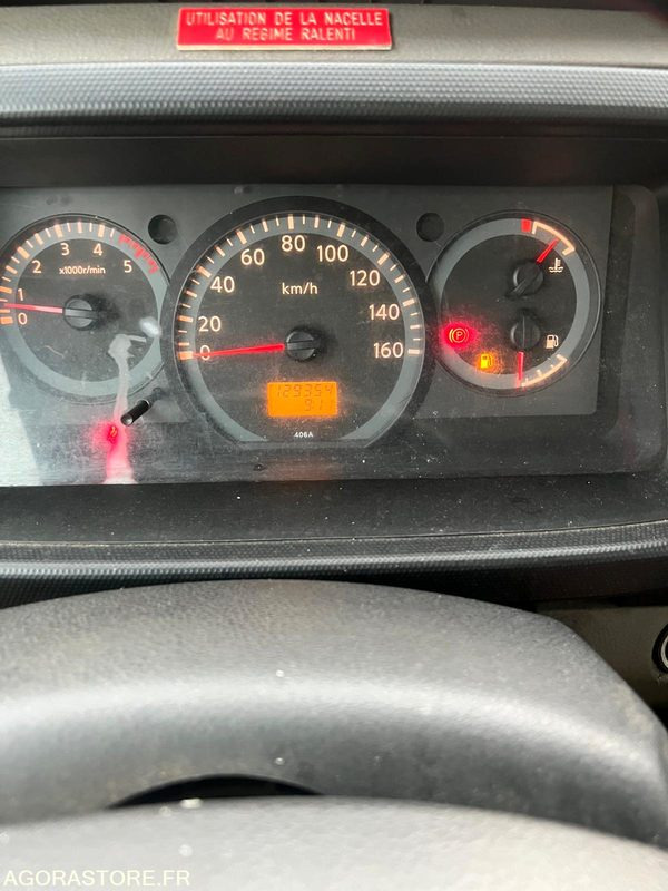 Nissan cabstar 2.5 dci nacelle 7m 129353km - Furgão compacto: foto 5 Nissan cabstar 2.5 dci nacelle 7m 129353km - Furgão compacto: foto 5