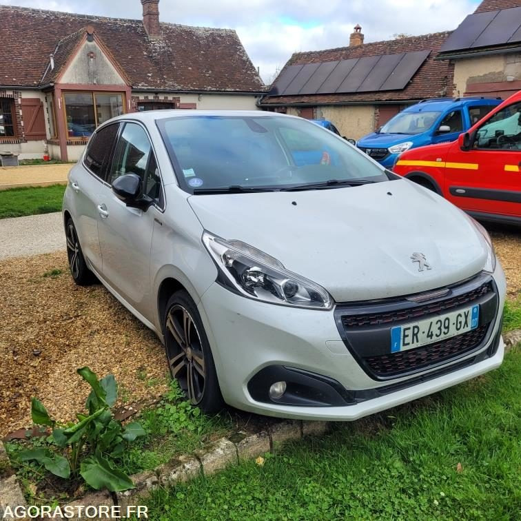 Peugeot 208 gt line - 125 321 kms - 2017 - Automóvel: foto 1 Peugeot 208 gt line - 125 321 kms - 2017 - Automóvel: foto 1