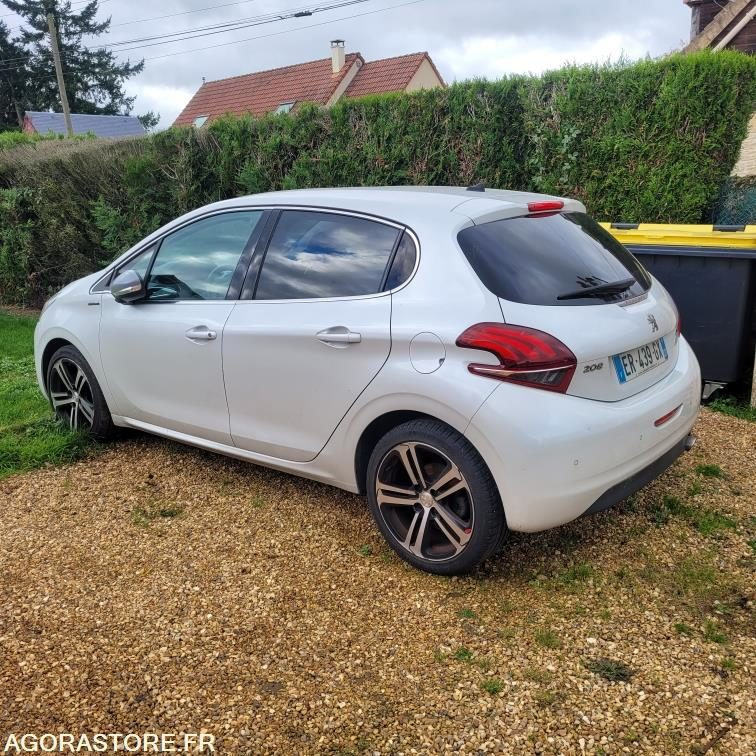 Peugeot 208 gt line - 125 321 kms - 2017 - Automóvel: foto 3 Peugeot 208 gt line - 125 321 kms - 2017 - Automóvel: foto 3