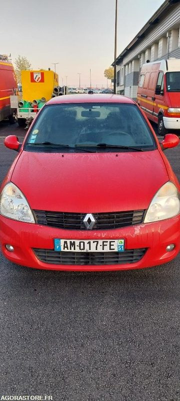 Renault clio 1.5 dci (roulante) - Automóvel: foto 2 Renault clio 1.5 dci (roulante) - Automóvel: foto 2