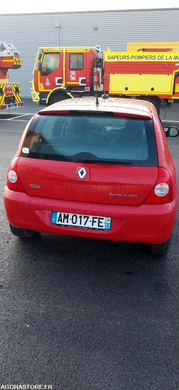 Renault clio 1.5 dci (roulante) - Automóvel: foto 4 Renault clio 1.5 dci (roulante) - Automóvel: foto 4