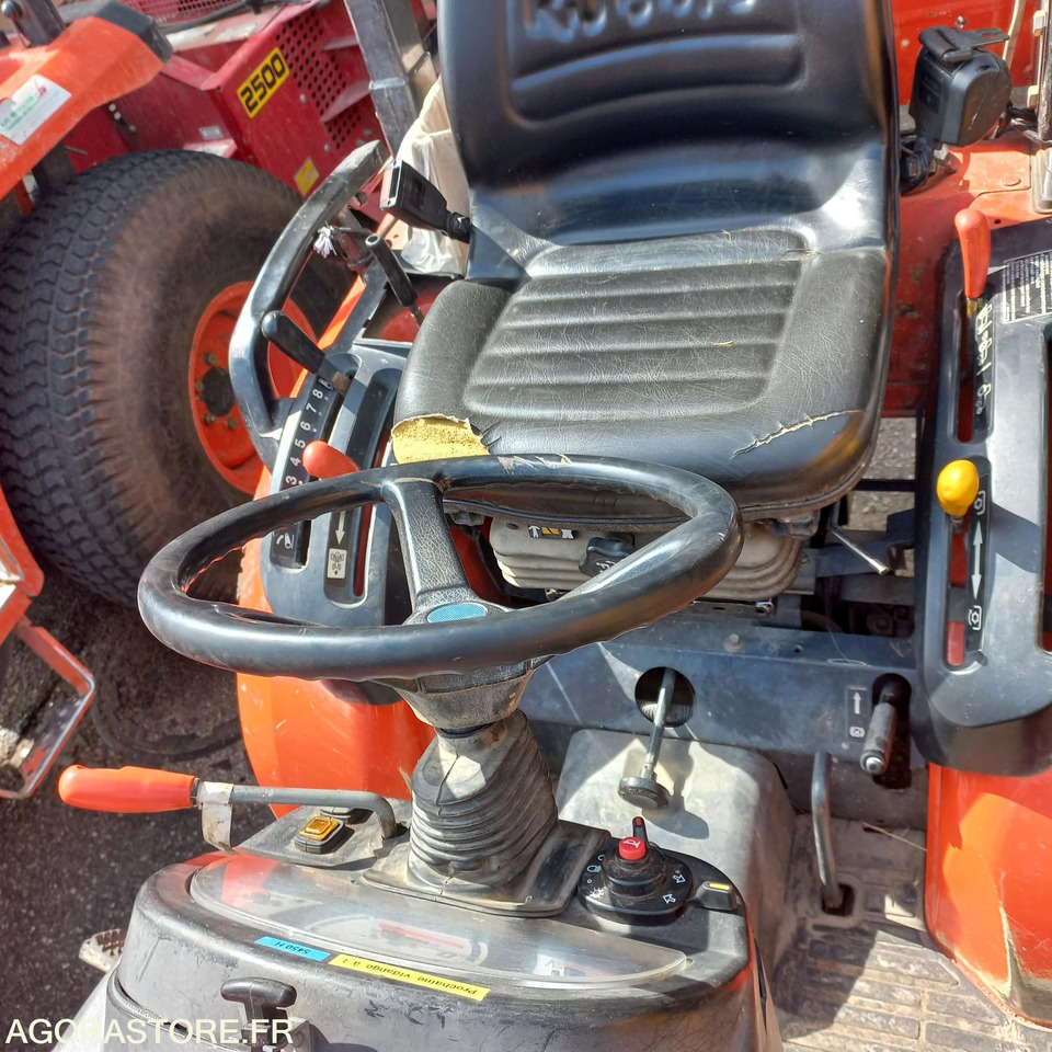 Tracteur  kubota B2530 - Trator: foto 2 Tracteur  kubota B2530 - Trator: foto 2