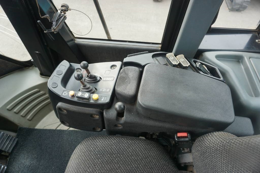 Pá carregadora de rodas CAT 950 H: foto 9