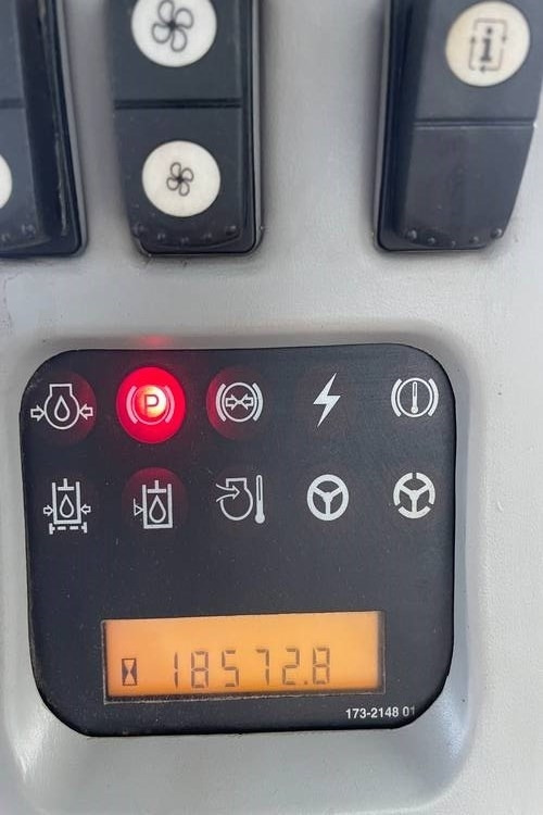 Pá carregadora de rodas CAT 950 H: foto 17