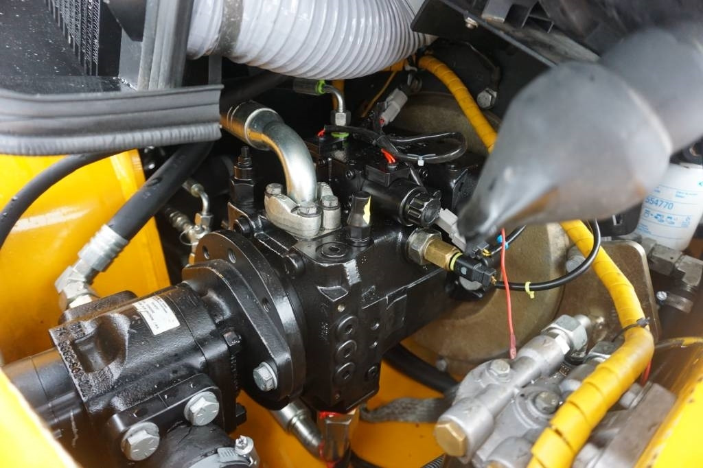 Pá carregadora de rodas JCB 409: foto 12
