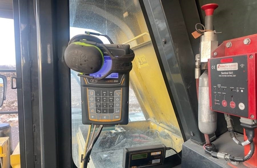 Caminhão fora de estrada Komatsu HD405-7: foto 9 Caminhão fora de estrada Komatsu HD405-7: foto 9