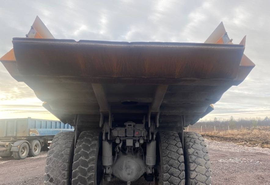 Caminhão fora de estrada Komatsu HD405-7: foto 15 Caminhão fora de estrada Komatsu HD405-7: foto 15