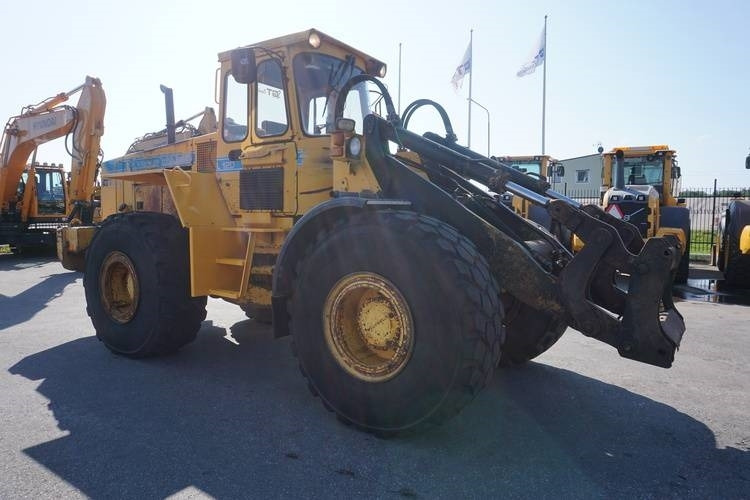 Pá carregadora de rodas Volvo 120: foto 7