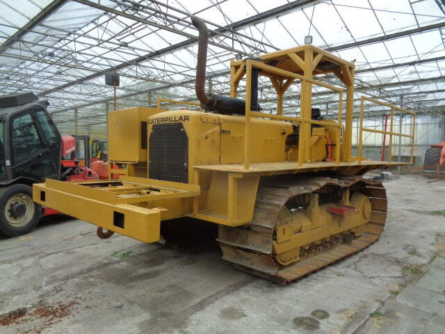 Caterpillar D6C - Buldôzer: foto 1 Caterpillar D6C - Buldôzer: foto 1