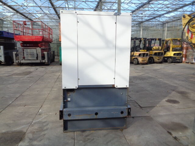 Diversen 30 KVA Aggreko 30 KVA - Gerador elétrico: foto 2 Diversen 30 KVA Aggreko 30 KVA - Gerador elétrico: foto 2