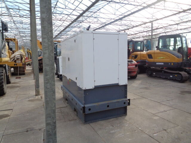 Diversen 30 KVA Aggreko 30 KVA - Gerador elétrico: foto 4 Diversen 30 KVA Aggreko 30 KVA - Gerador elétrico: foto 4