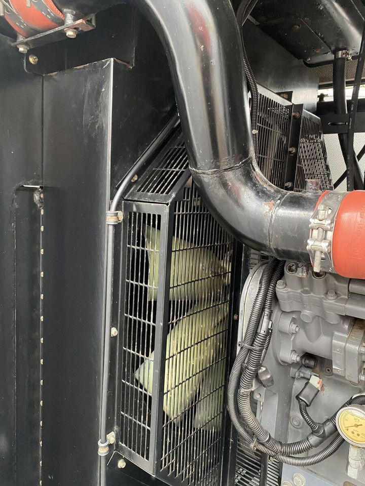 Diversen 300 KVA Aggreko 300 KVA - Gerador elétrico: foto 4 Diversen 300 KVA Aggreko 300 KVA - Gerador elétrico: foto 4