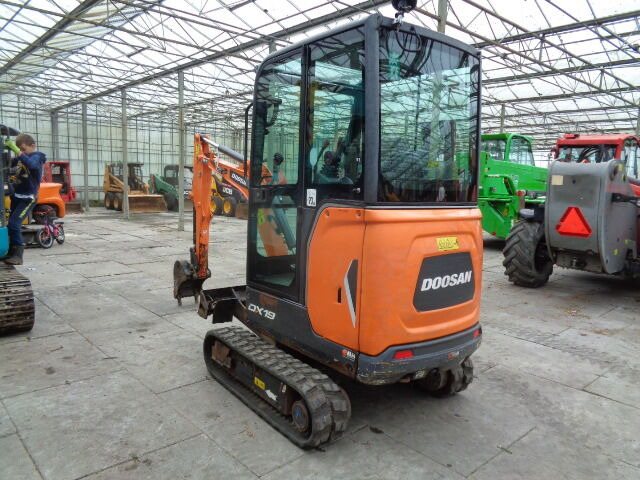 Doosan DX19 - Mini escavadeira: foto 1 Doosan DX19 - Mini escavadeira: foto 1