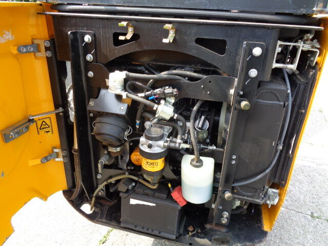 JCB 15C-1 - Mini escavadeira: foto 2 JCB 15C-1 - Mini escavadeira: foto 2