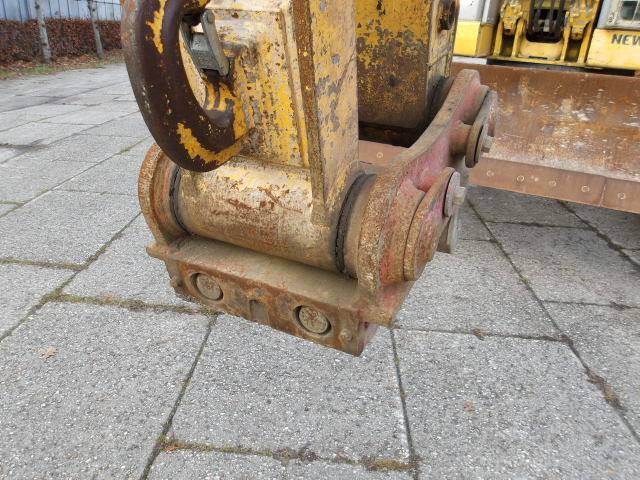 Escavadora de rastos New Holland E235: foto 15 Escavadora de rastos New Holland E235: foto 15