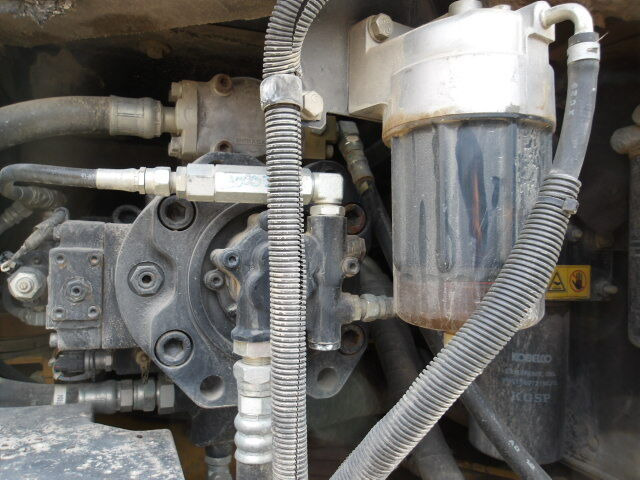 Escavadora de rastos New Holland E235: foto 20 Escavadora de rastos New Holland E235: foto 20