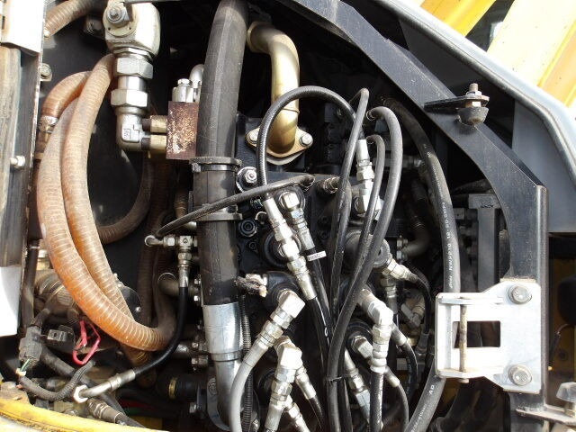 Escavadora de rastos New Holland E235: foto 19 Escavadora de rastos New Holland E235: foto 19