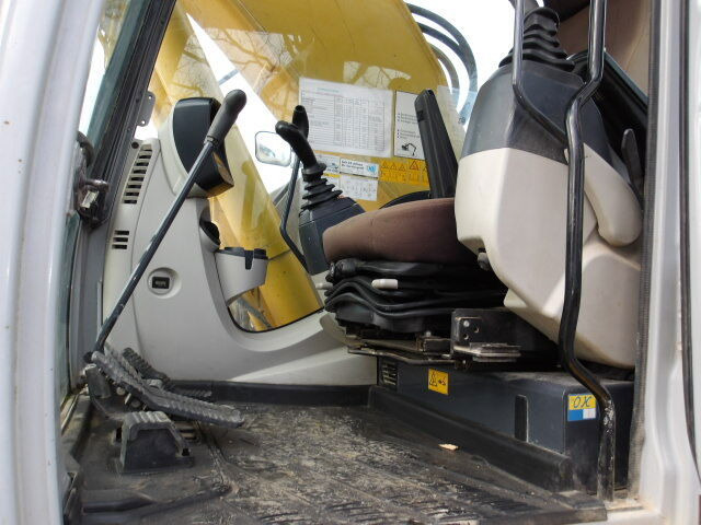 Escavadora de rastos New Holland E235: foto 6 Escavadora de rastos New Holland E235: foto 6