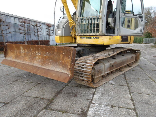 Escavadora de rastos New Holland E235: foto 13 Escavadora de rastos New Holland E235: foto 13