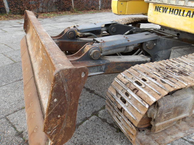 Escavadora de rastos New Holland E235: foto 12 Escavadora de rastos New Holland E235: foto 12
