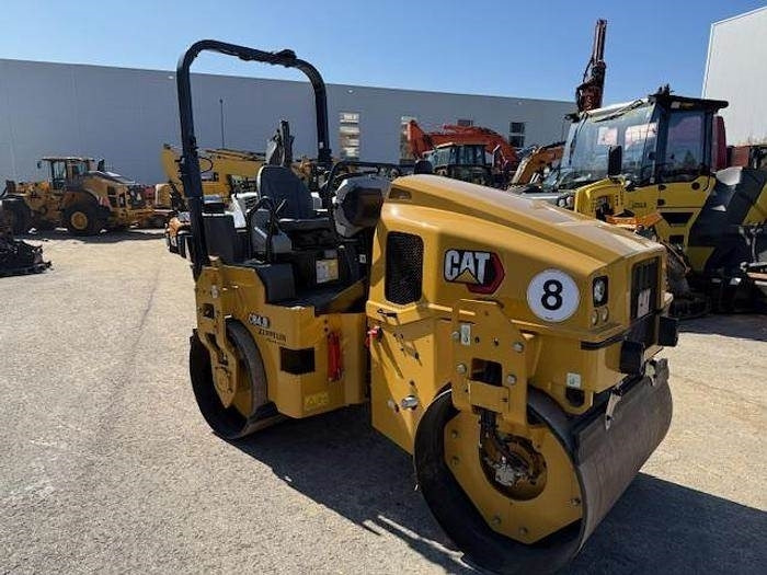CAT CB4.0 - Compactador de asfalto: foto 2 CAT CB4.0 - Compactador de asfalto: foto 2
