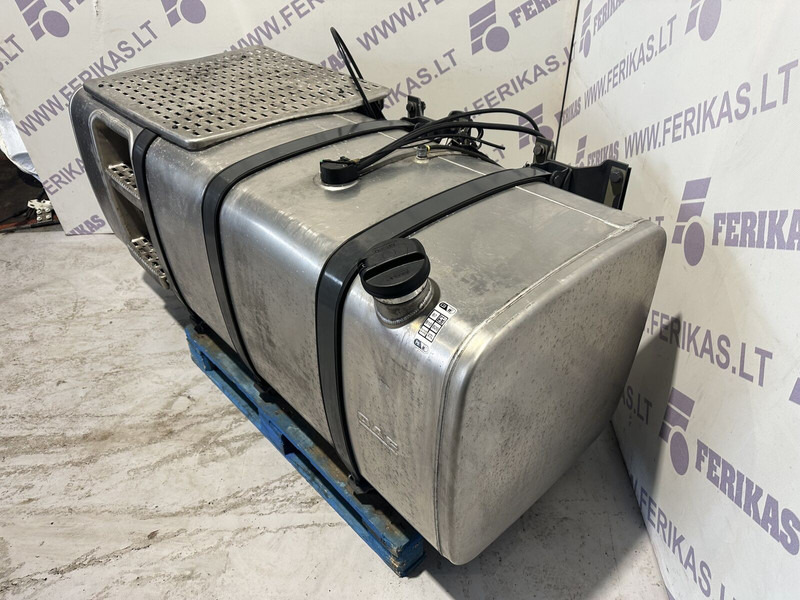DAF 830L, fuel tank with brackets - Tanque de combustível para Camião: foto 2 DAF 830L, fuel tank with brackets - Tanque de combustível para Camião: foto 2