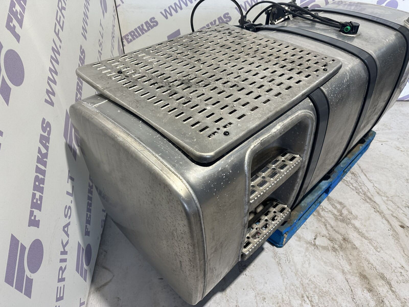 DAF 830L, fuel tank with brackets - Tanque de combustível para Camião: foto 3 DAF 830L, fuel tank with brackets - Tanque de combustível para Camião: foto 3