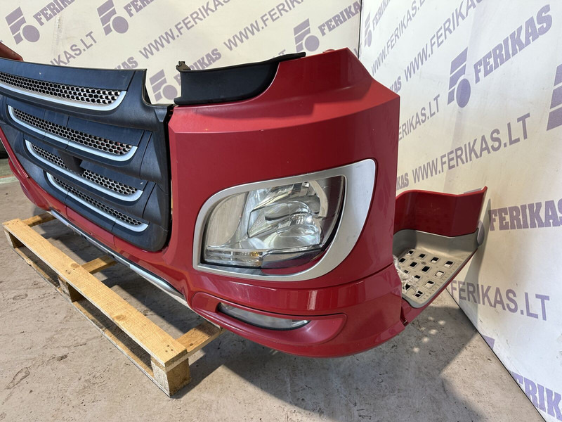 DAF complete front bumper - Para-choque para Camião: foto 2 DAF complete front bumper - Para-choque para Camião: foto 2