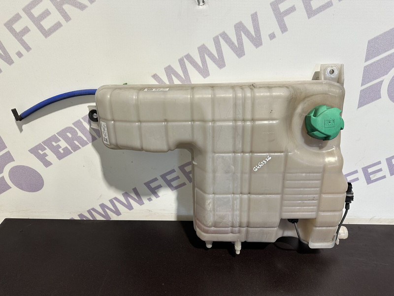 DAF expansion tank - Tanque de expansão para Camião: foto 1 DAF expansion tank - Tanque de expansão para Camião: foto 1