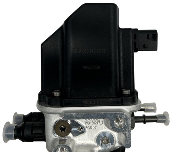 Mercedes-Benz AdBlue pump - Sistema de escape para Camião: foto 5 Mercedes-Benz AdBlue pump - Sistema de escape para Camião: foto 5