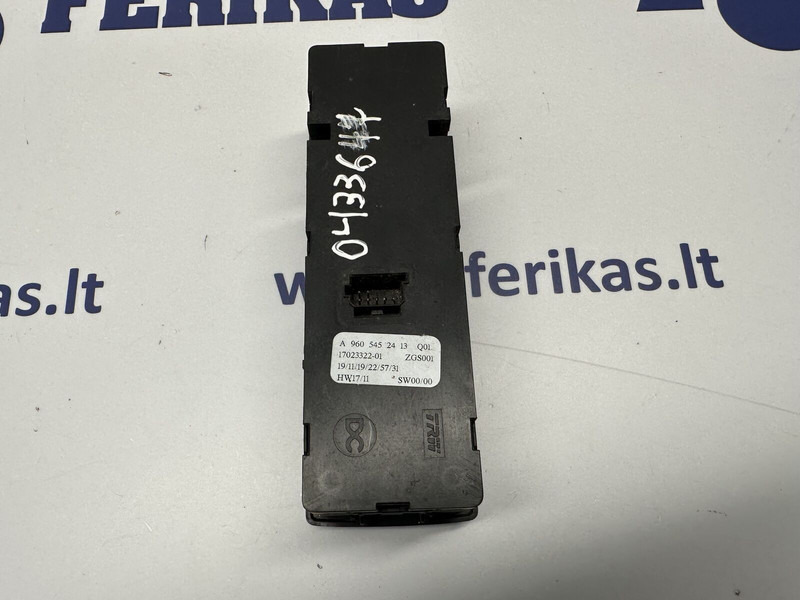 Mercedes-Benz passenger door, window control - Painel de instrumentos para Camião: foto 2 Mercedes-Benz passenger door, window control - Painel de instrumentos para Camião: foto 2