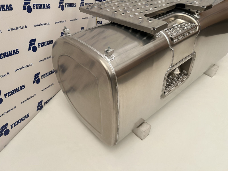 Volvo New aluminum fuel tank 700L - Tanque de combustível para Camião: foto 2 Volvo New aluminum fuel tank 700L - Tanque de combustível para Camião: foto 2