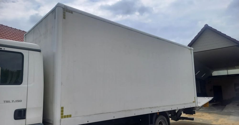 Inny KONTENER 6.10 - Carroçaria para furgões: foto 1 Inny KONTENER 6.10 - Carroçaria para furgões: foto 1