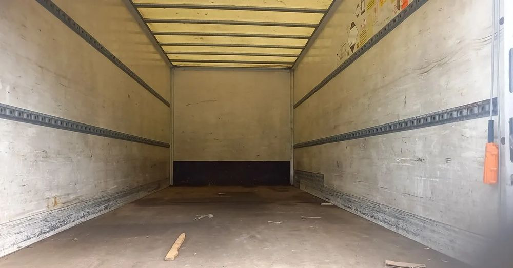 Inny KONTENER 6.10 - Carroçaria para furgões: foto 5 Inny KONTENER 6.10 - Carroçaria para furgões: foto 5