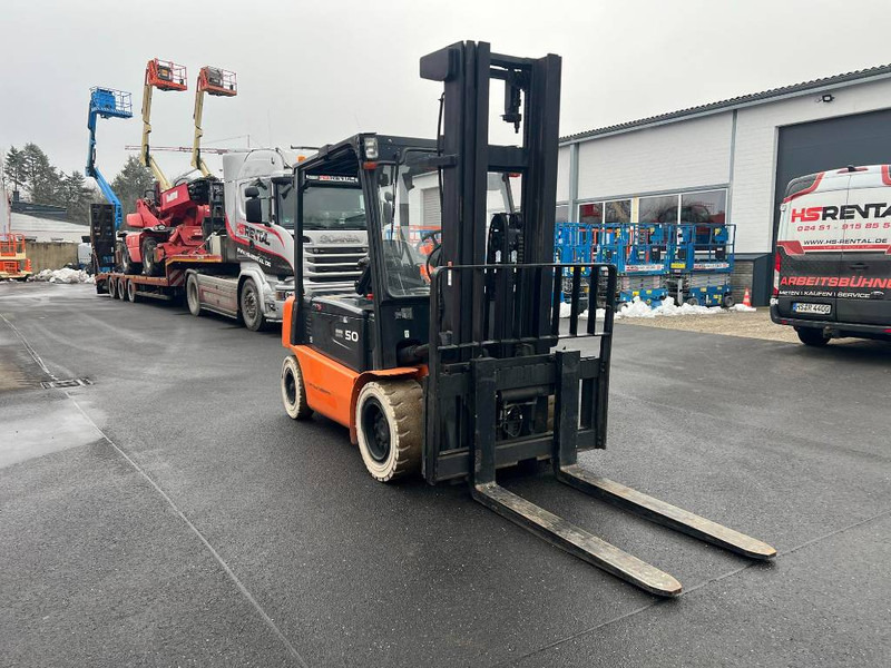 Doosan B50X5 5T 6m Triplex non-marking (1841) - Empilhador elétrico: foto 5 Doosan B50X5 5T 6m Triplex non-marking (1841) - Empilhador elétrico: foto 5