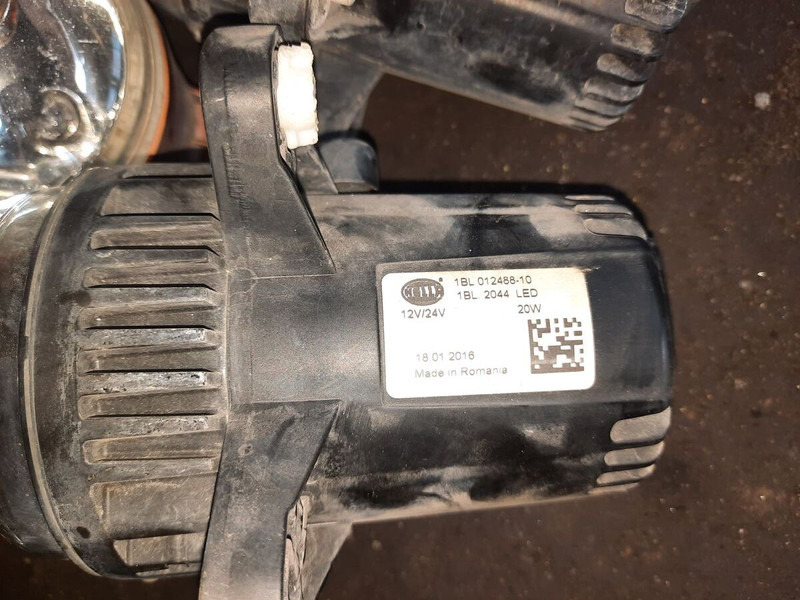 MAN . Скания . Вольво. Неоплан. - Farol dianteira: foto 3 MAN . Скания . Вольво. Неоплан. - Farol dianteira: foto 3