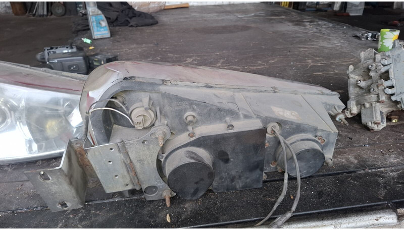 Scania Иризар Volvo. Ман. Мерседес - Farol dianteira: foto 2 Scania Иризар Volvo. Ман. Мерседес - Farol dianteira: foto 2