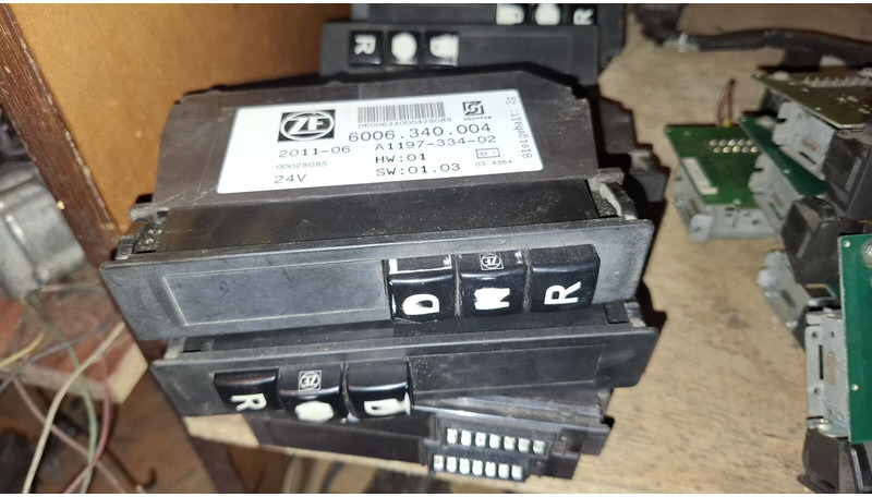 Scania Селектор переключения передач . - Centralina electrónica: foto 2 Scania Селектор переключения передач . - Centralina electrónica: foto 2