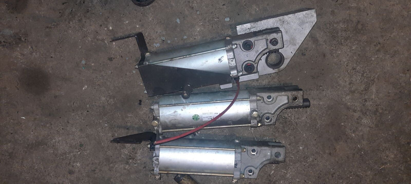 Scania механизм закрытия дверей - Porta e peças: foto 3 Scania механизм закрытия дверей - Porta e peças: foto 3