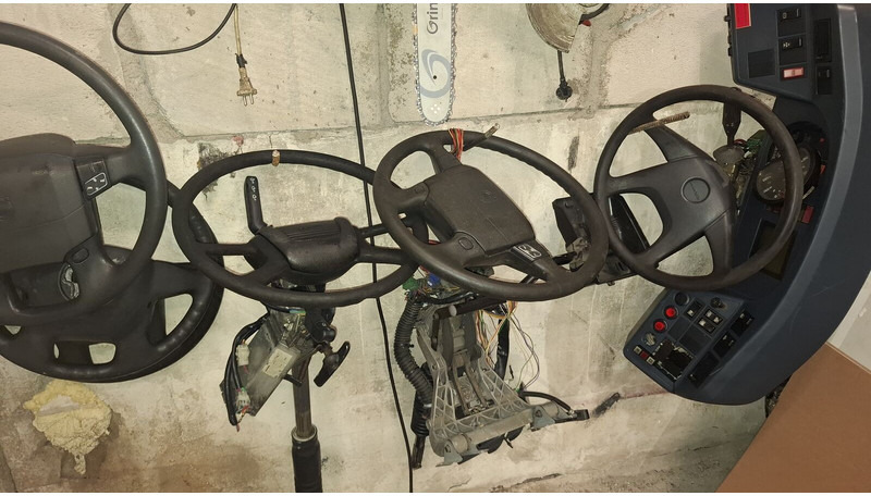 Volvo Б12 - Volante de direção: foto 1 Volvo Б12 - Volante de direção: foto 1