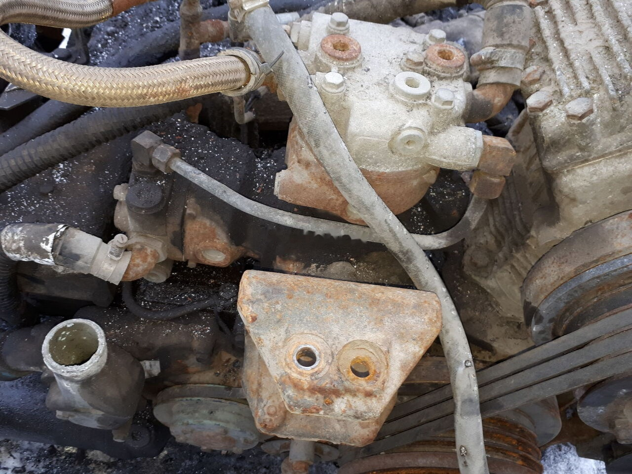 Volvo LP4905 /. LP4992 -B12 .Mersedes Volvo Mersedes 405 - Compressor, sistema de ar comprimido para Ônibus: foto 3 Volvo LP4905 /. LP4992 -B12 .Mersedes Volvo Mersedes 405 - Compressor, sistema de ar comprimido para Ônibus: foto 3