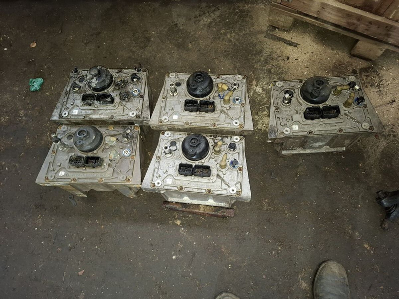 Volvo Помпа подкачки АБЛУ Б12 с подкачкой - Filtro de combustível: foto 1 Volvo Помпа подкачки АБЛУ Б12 с подкачкой - Filtro de combustível: foto 1