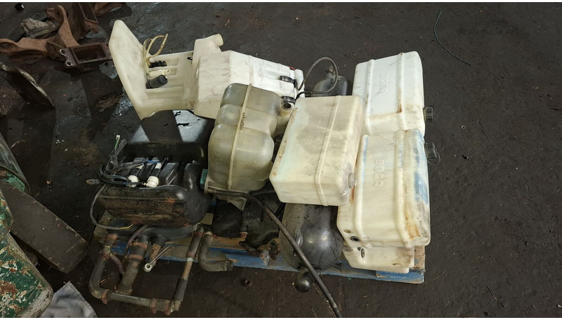 Volvo Scani - Tanque de expansão: foto 4 Volvo Scani - Tanque de expansão: foto 4