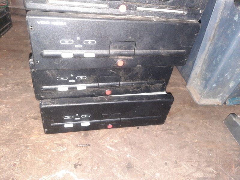 Volvo Video system x-dmr 8 R8 Compact RJ45 - Sistema elétrico: foto 5 Volvo Video system x-dmr 8 R8 Compact RJ45 - Sistema elétrico: foto 5